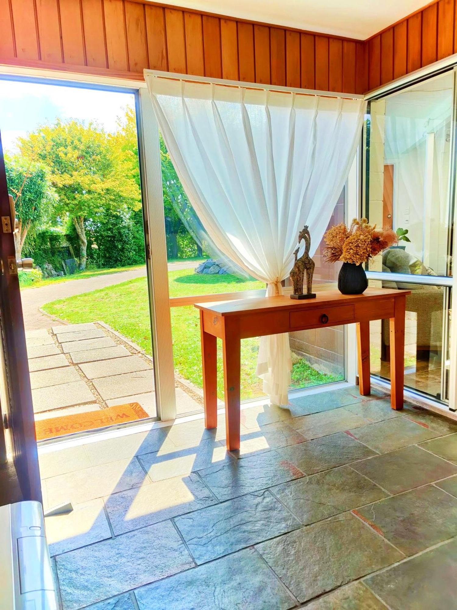 Delight In Birch-Lake View Holiday Home Taupo Zewnętrze zdjęcie